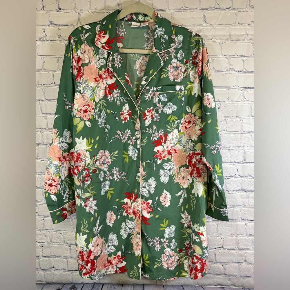 Cupcakes & Cashmere Red Green Tropical Holiday Comfy Floral Pajama Nightshirt L
